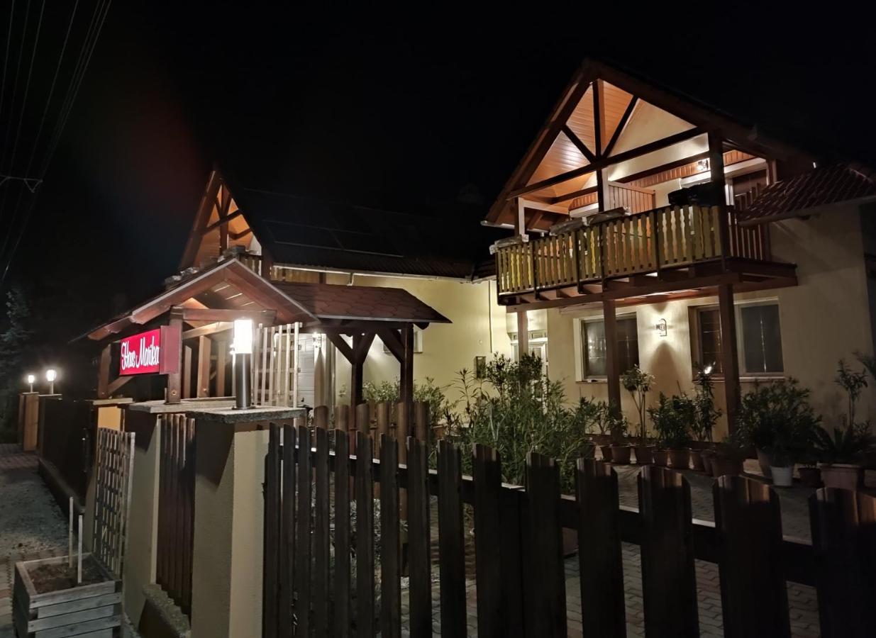 Haus Marika Hotel Siofok Ngoại thất bức ảnh