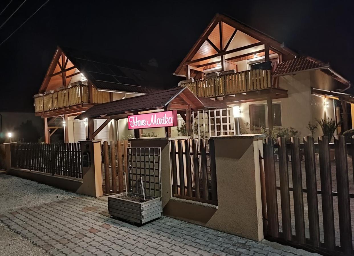 Haus Marika Hotel Siofok Ngoại thất bức ảnh