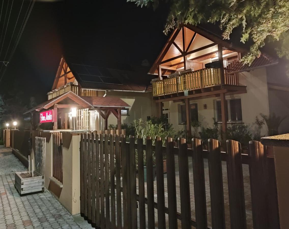 Haus Marika Hotel Siofok Ngoại thất bức ảnh