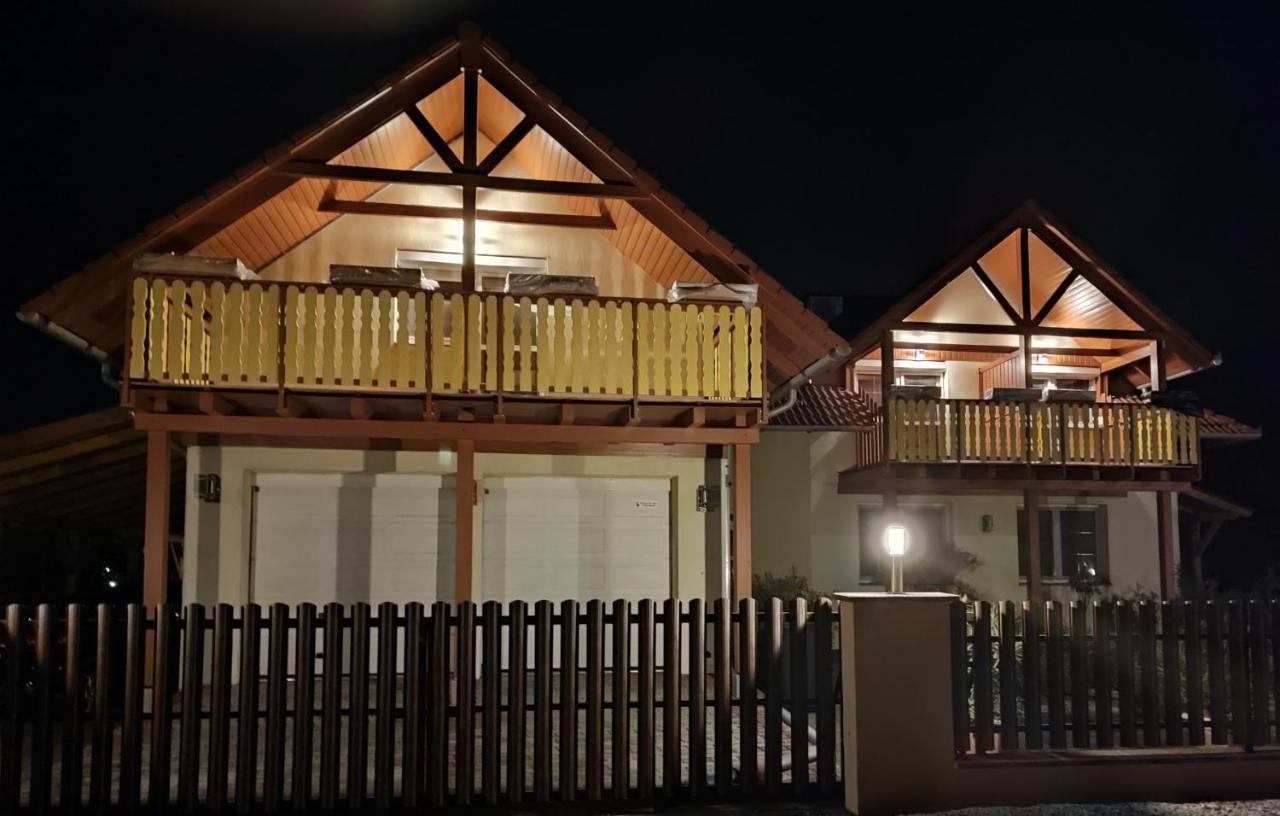 Haus Marika Hotel Siofok Ngoại thất bức ảnh