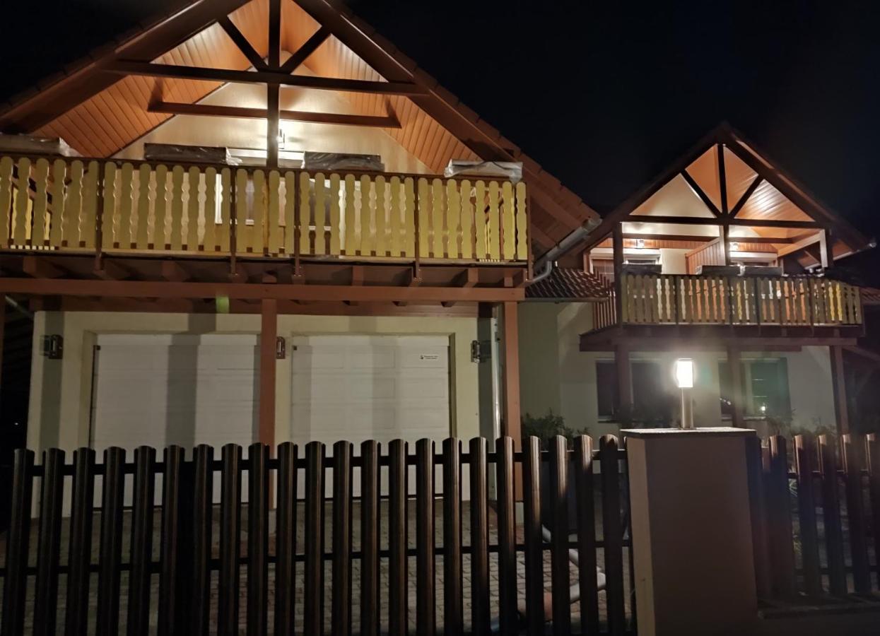 Haus Marika Hotel Siofok Ngoại thất bức ảnh