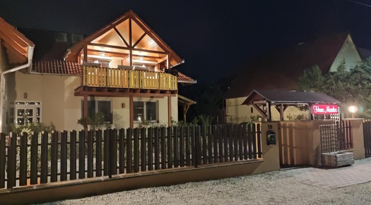 Haus Marika Hotel Siofok Ngoại thất bức ảnh